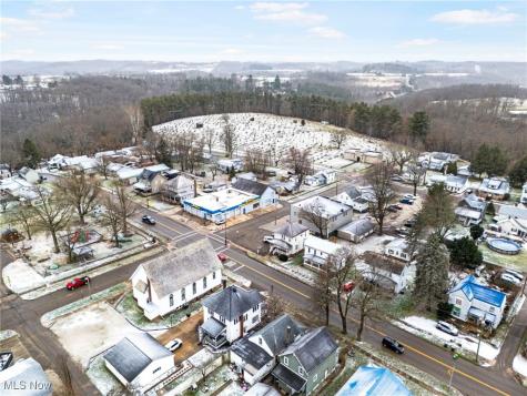 70 Park Avenue SE Carrollton OH 44615