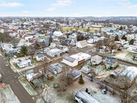 70 Park Avenue SE Carrollton OH 44615