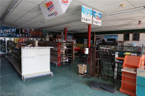 182 West Front Street Killbuck OH 44637