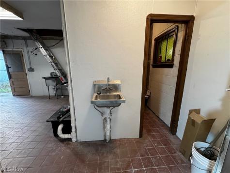 4712 W 130th Street Cleveland OH 44135