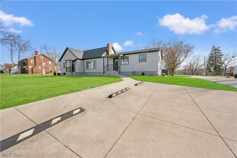 4001 S Cleveland Massillon Road Barberton OH 44203