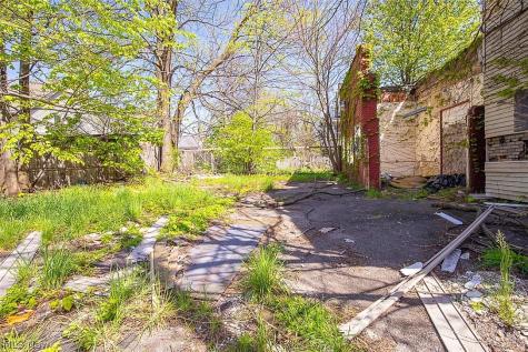 1054 E 71st Street Cleveland OH 44103