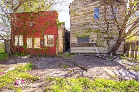 1054 E 71st Street Cleveland OH 44103