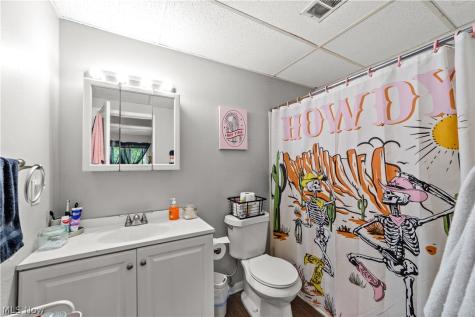 5216 E Lake Road Sheffield OH 44054