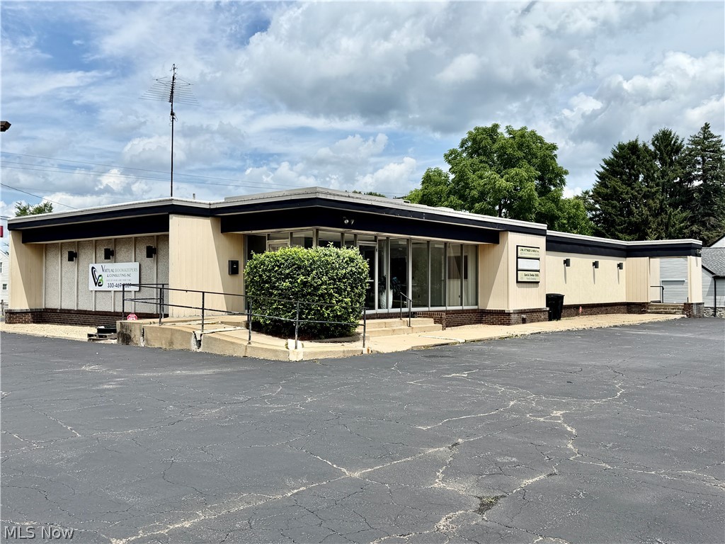 2900 Elm Road NE Warren OH 44483