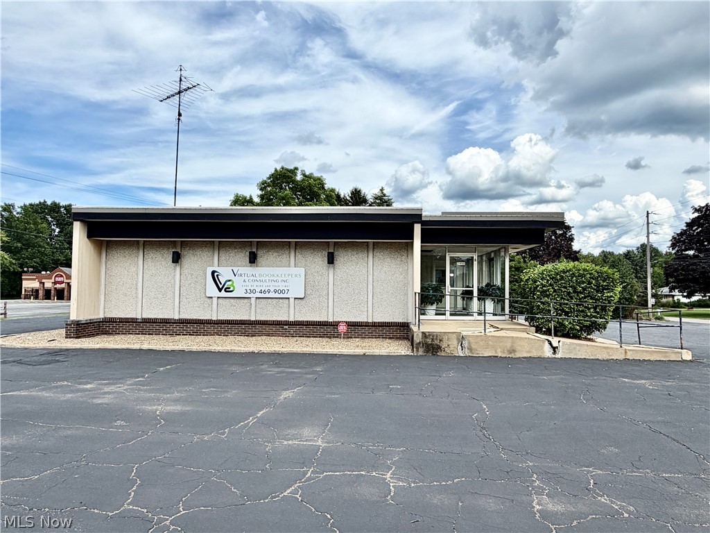 2900 Elm Road NE Warren OH 44483
