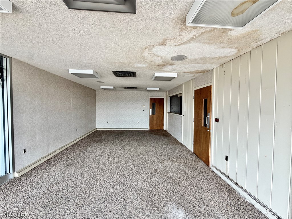 2900 Elm Road NE Warren OH 44483