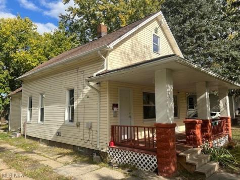 6812 Lawn Avenue Cleveland OH 44102