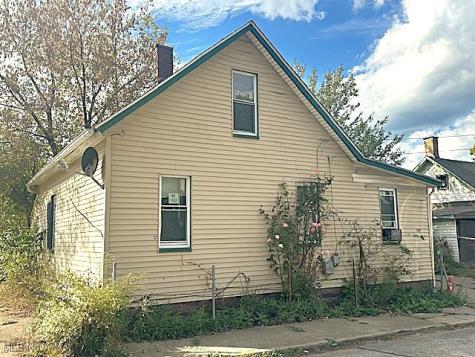 6812 Lawn Avenue Cleveland OH 44102