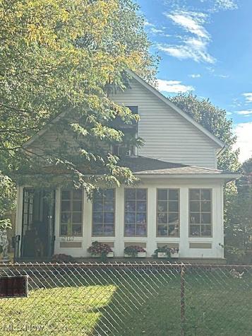 6812 Lawn Avenue Cleveland OH 44102