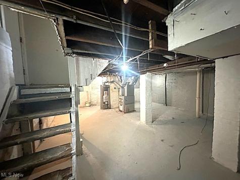 6812 Lawn Avenue Cleveland OH 44102