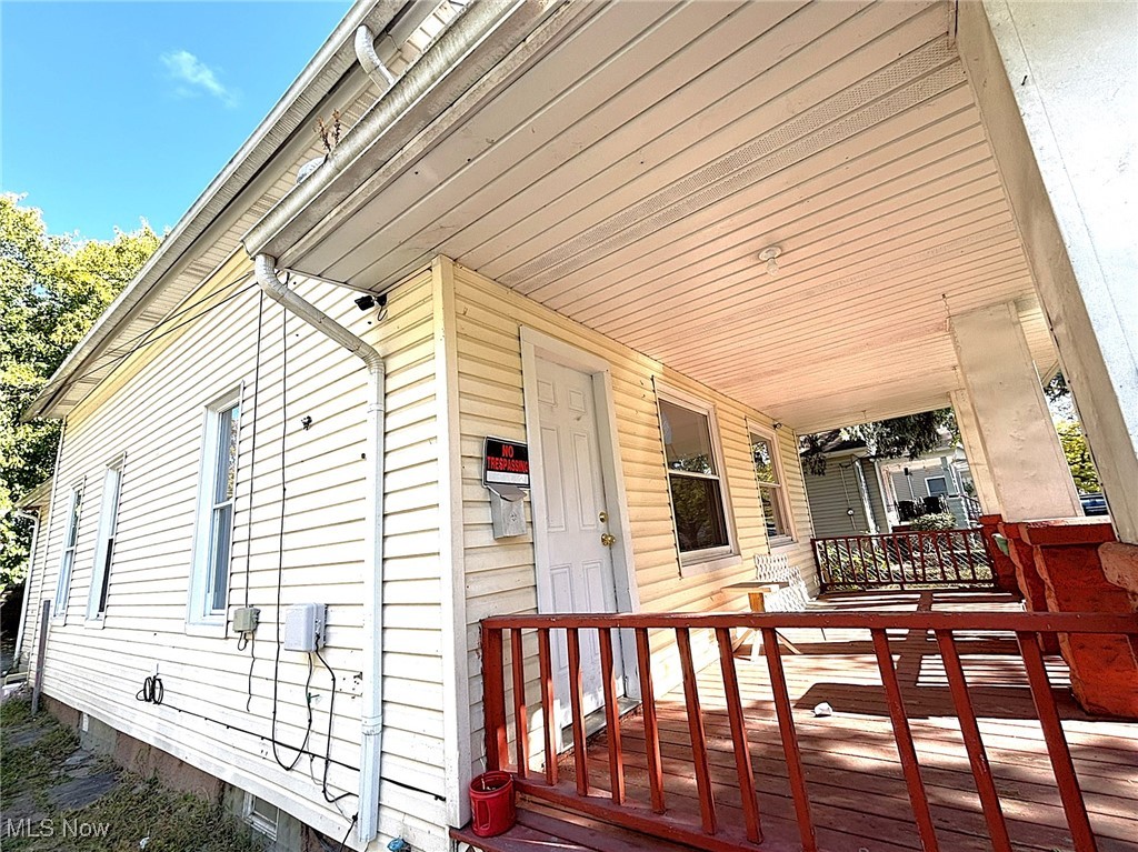 6812 Lawn Avenue Cleveland OH 44102