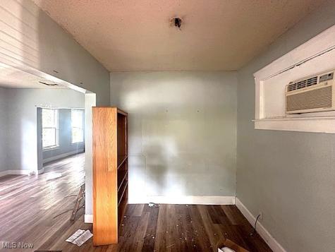 6812 Lawn Avenue Cleveland OH 44102