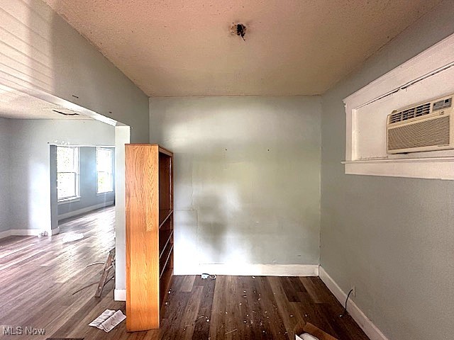 6812 Lawn Avenue Cleveland OH 44102