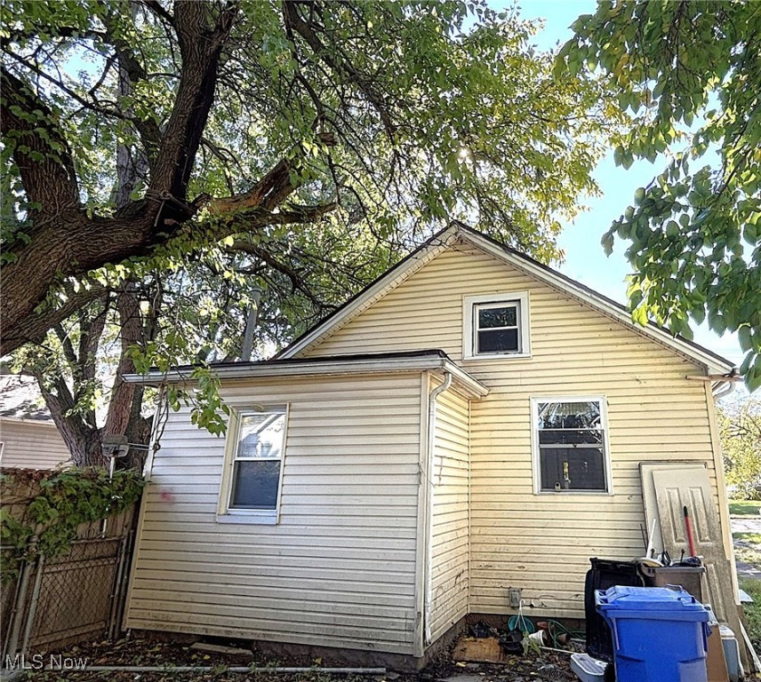 6812 Lawn Avenue Cleveland OH 44102