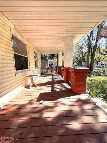 6812 Lawn Avenue Cleveland OH 44102