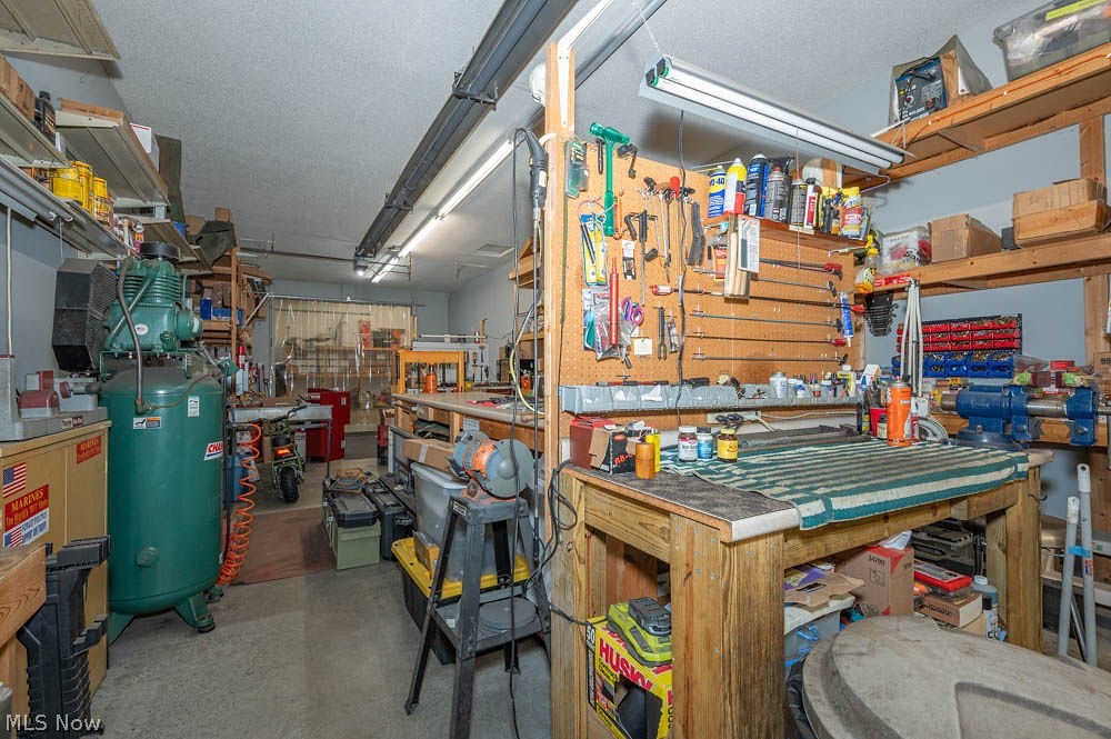 9074 Market Street North Lima OH 44452