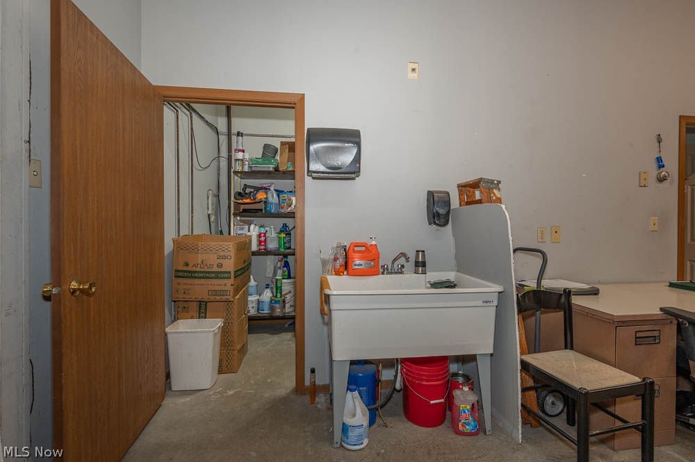 9074 Market Street North Lima OH 44452