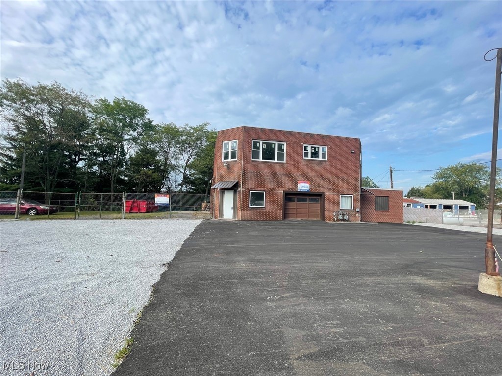 2627 Waynesburg Drive SE Canton OH 44707