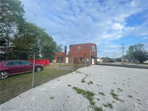 2627 Waynesburg Drive SE Canton OH 44707