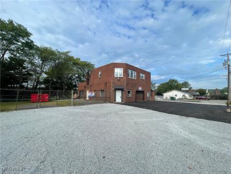 2627 Waynesburg Drive SE Canton OH 44707