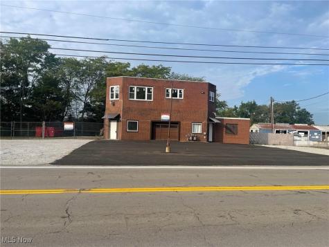 2627 Waynesburg Drive SE Canton OH 44707