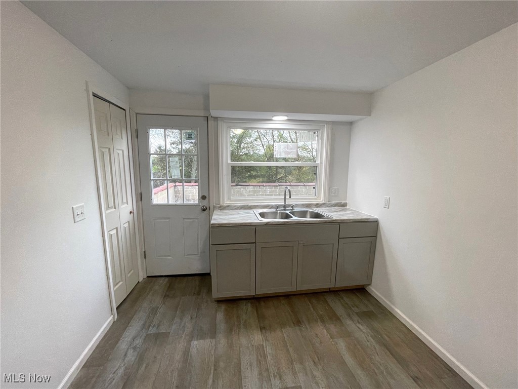 2627 Waynesburg Drive SE Canton OH 44707