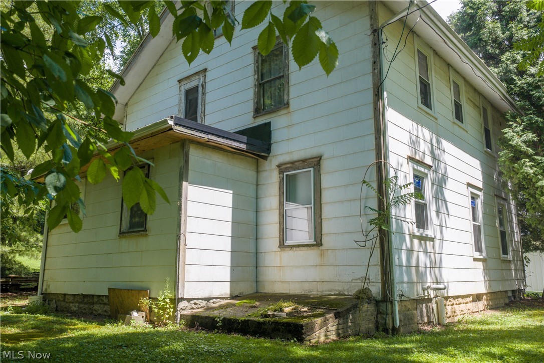 6297 Columbia Road NW Dover OH 44622