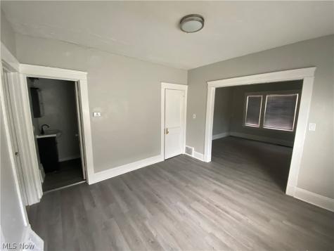 1497 Coutant Avenue Lakewood OH 44107