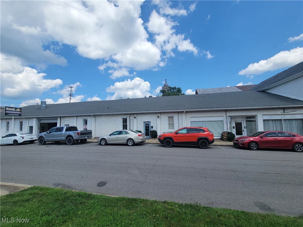 W Warren & S Main Street Cadiz OH 43907