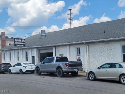 W Warren & S Main Street Cadiz OH 43907