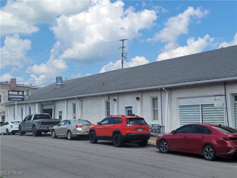 W Warren & S Main Street Cadiz OH 43907