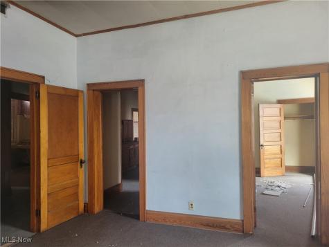 W Warren & S Main Street Cadiz OH 43907