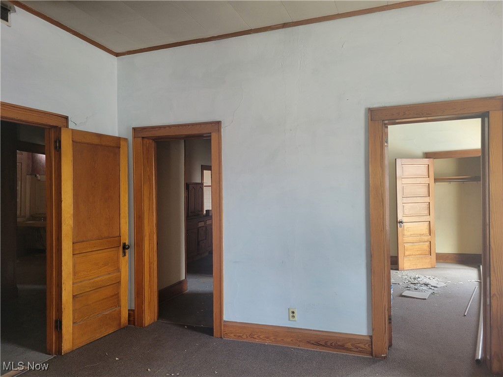 W Warren & S Main Street Cadiz OH 43907