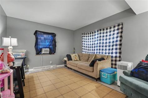 2039 4th Street Cuyahoga Falls OH 44221