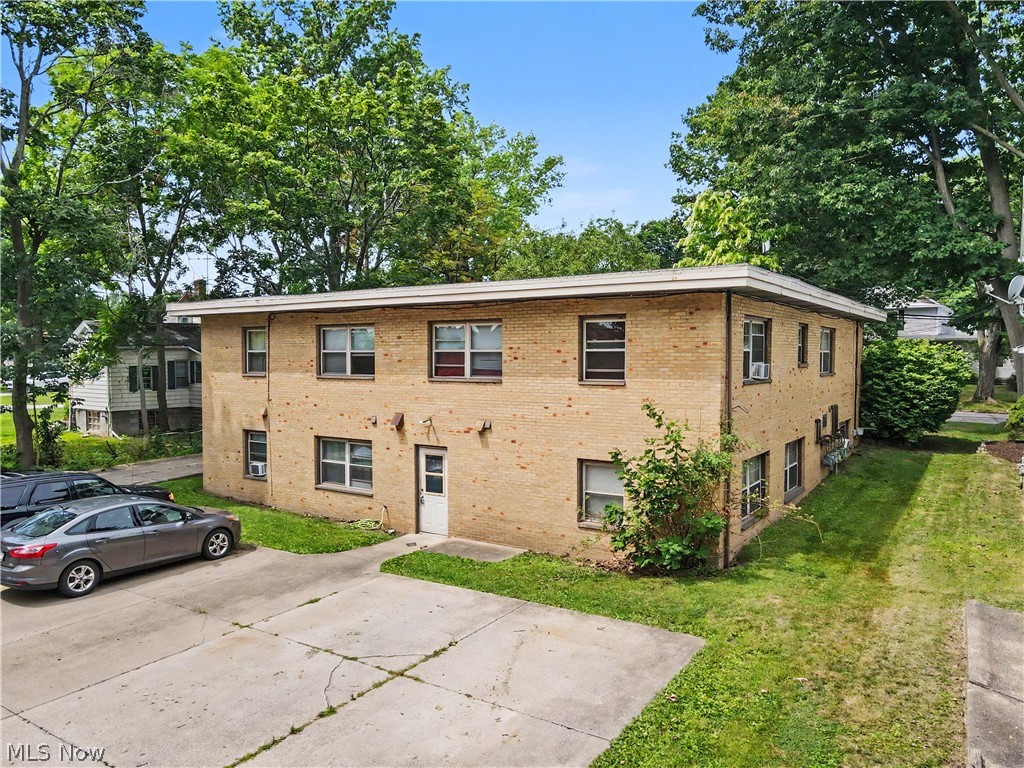 2039 4th Street Cuyahoga Falls OH 44221