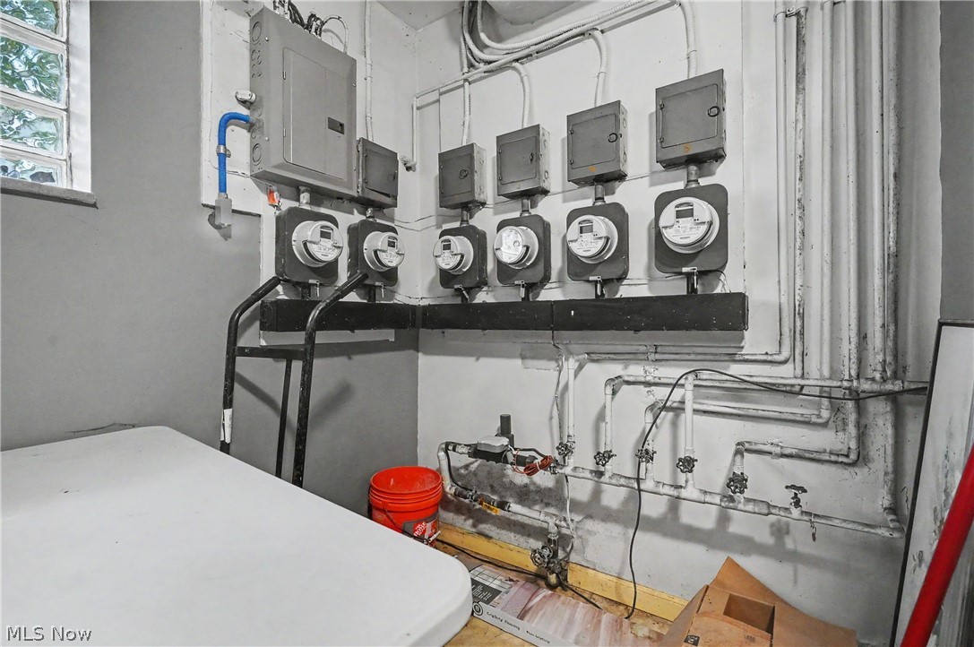 2039 4th Street Cuyahoga Falls OH 44221