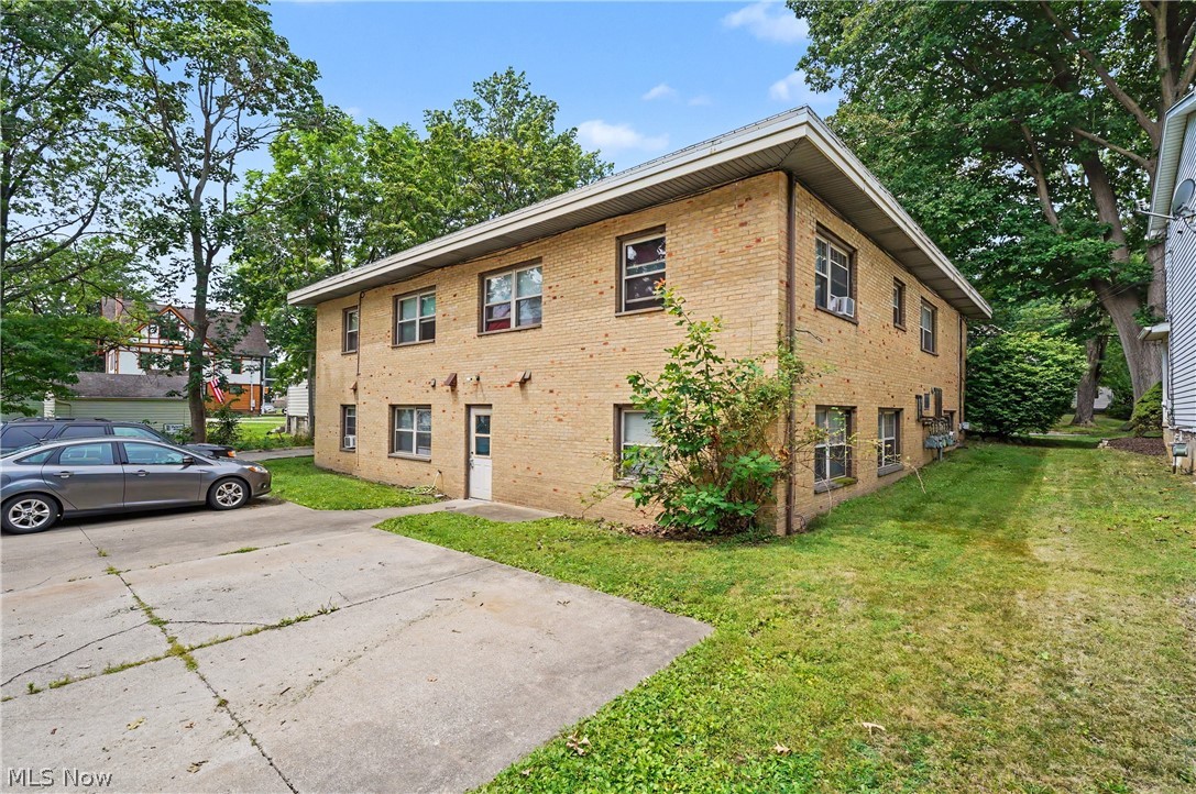 2039 4th Street Cuyahoga Falls OH 44221