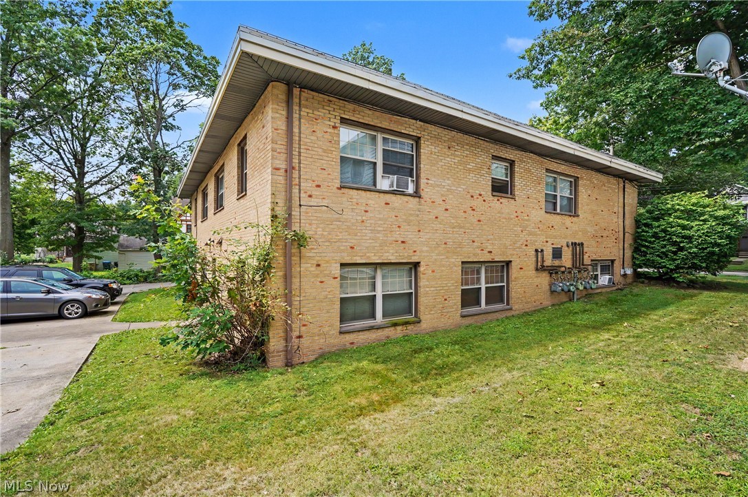 2039 4th Street Cuyahoga Falls OH 44221