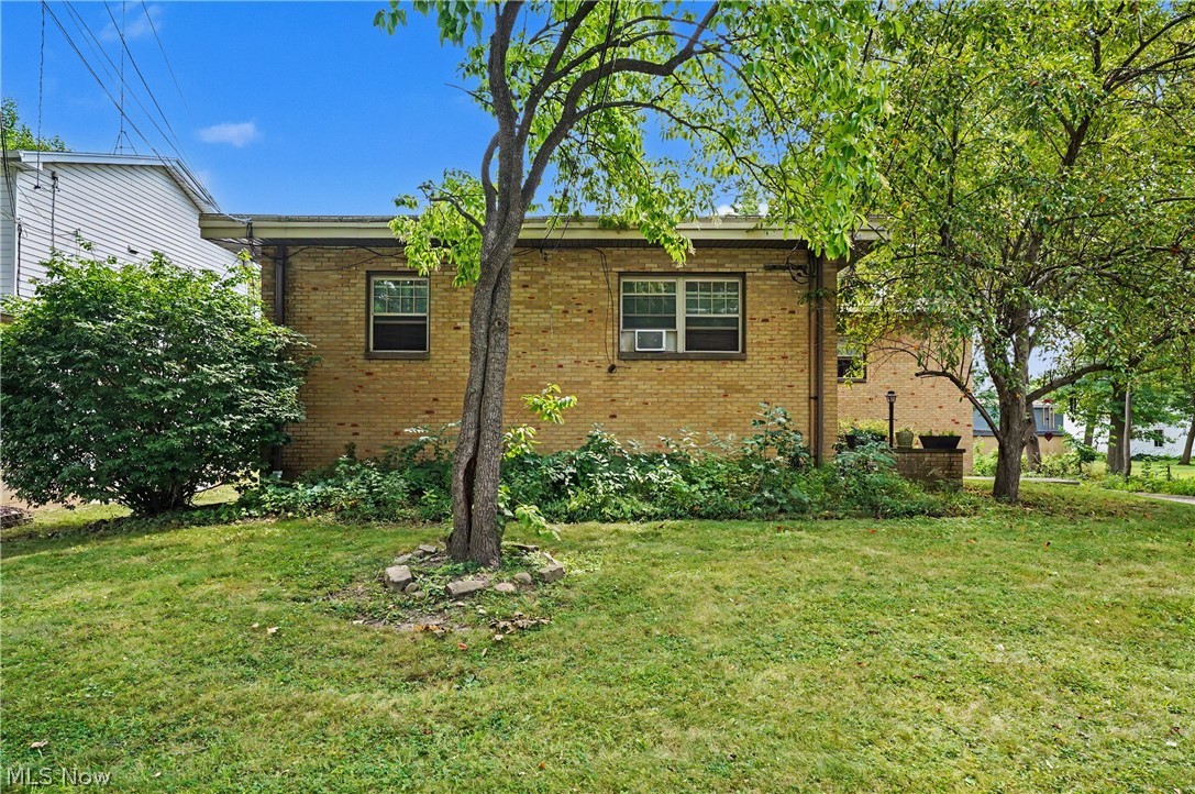 2039 4th Street Cuyahoga Falls OH 44221