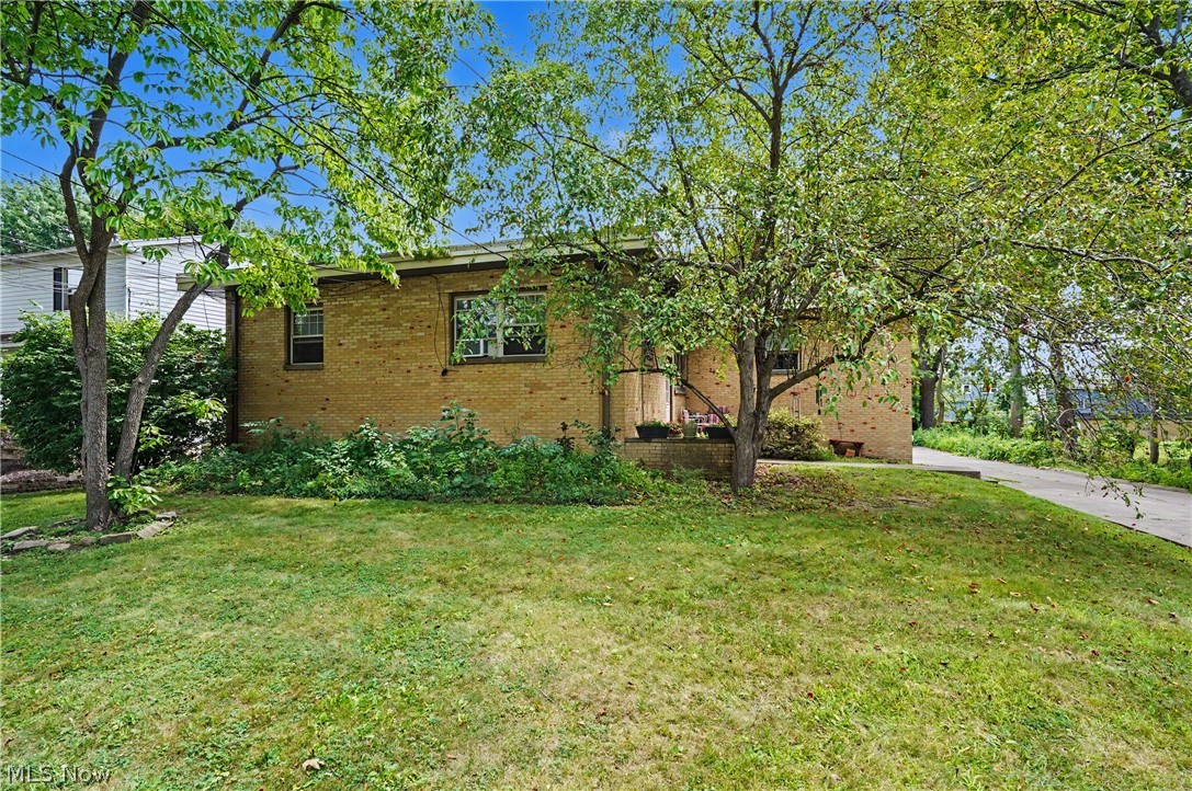 2039 4th Street Cuyahoga Falls OH 44221