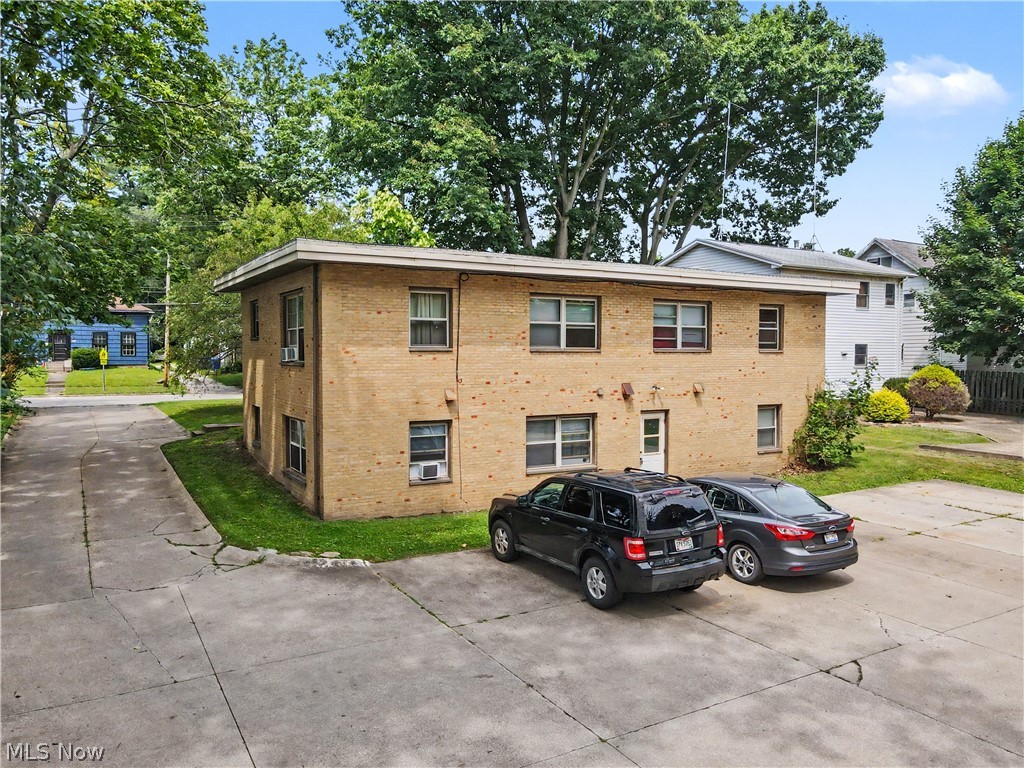 2039 4th Street Cuyahoga Falls OH 44221