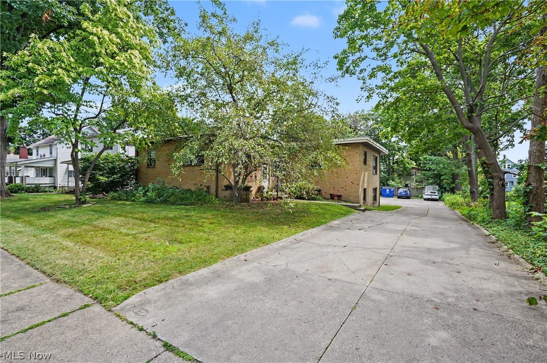 2039 4th Street Cuyahoga Falls OH 44221