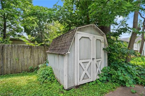 2039 4th Street Cuyahoga Falls OH 44221