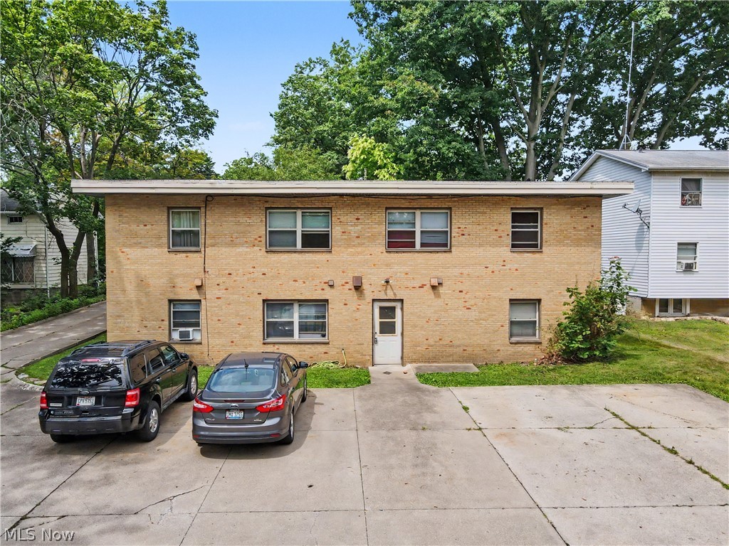 2039 4th Street Cuyahoga Falls OH 44221