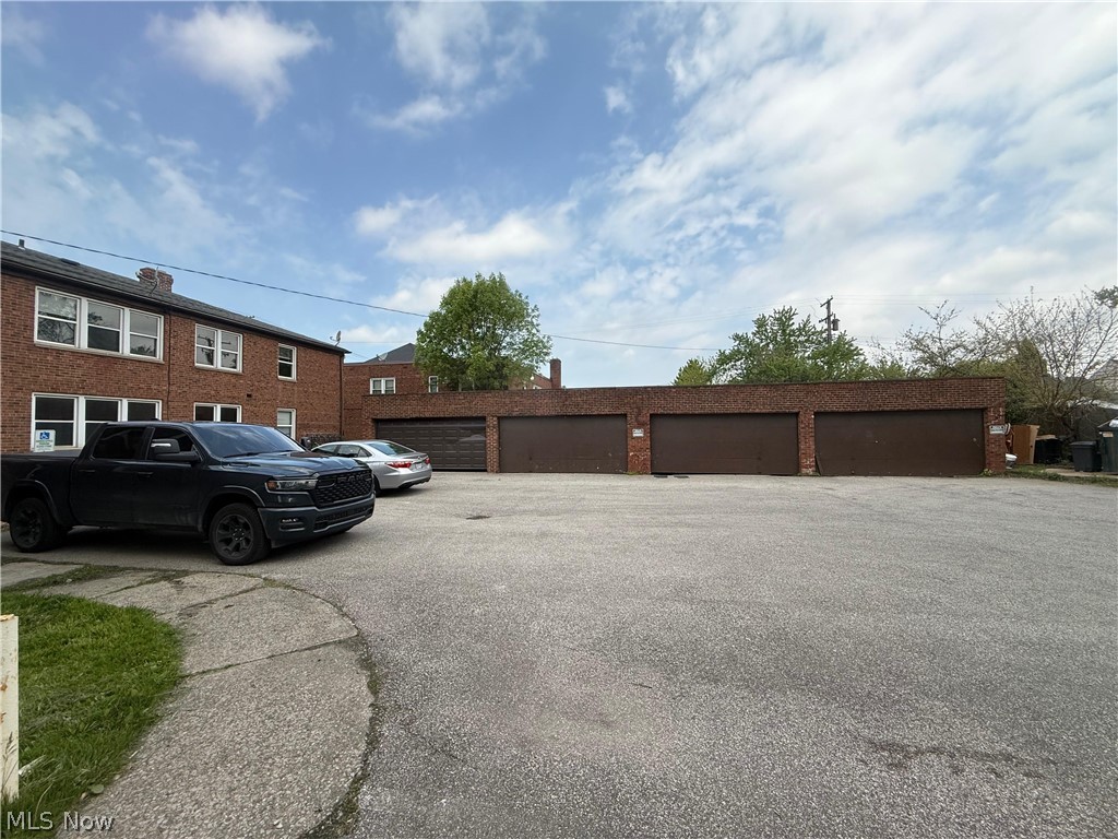 2027 Warrensville Center Road South Euclid OH 44121