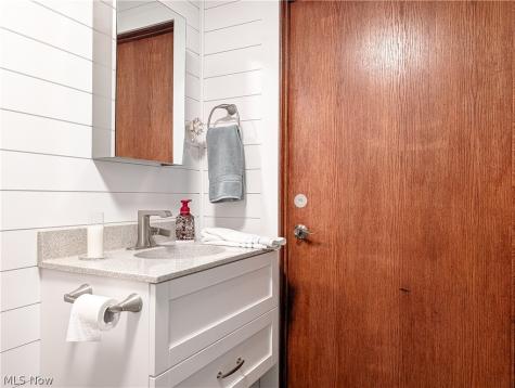 1337 Commerce Drive Stow OH 44224