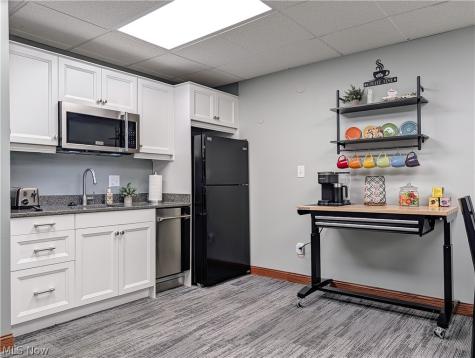 1337 Commerce Drive Stow OH 44224