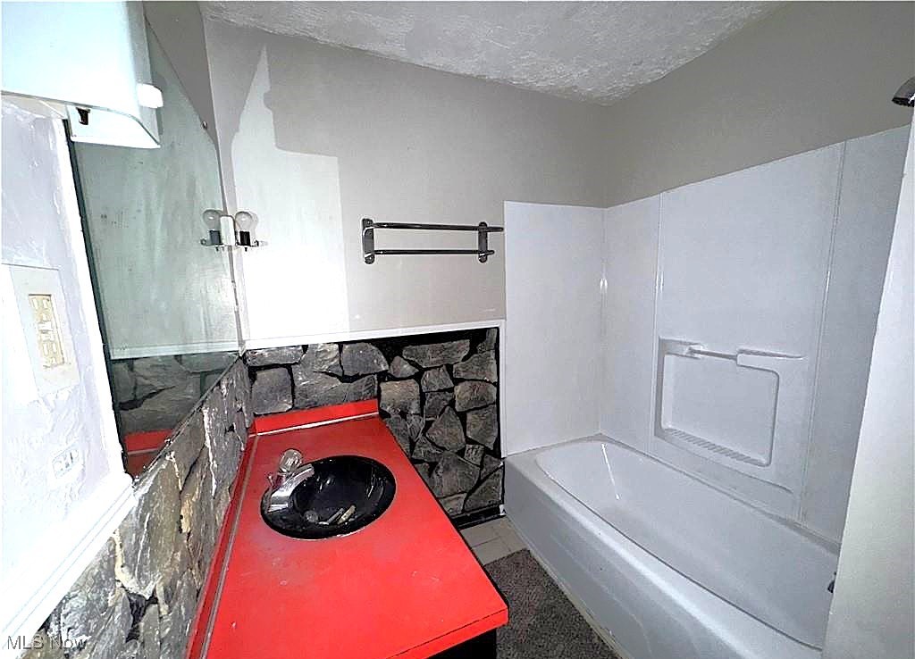 1675 Carlyon Road East Cleveland OH 44112