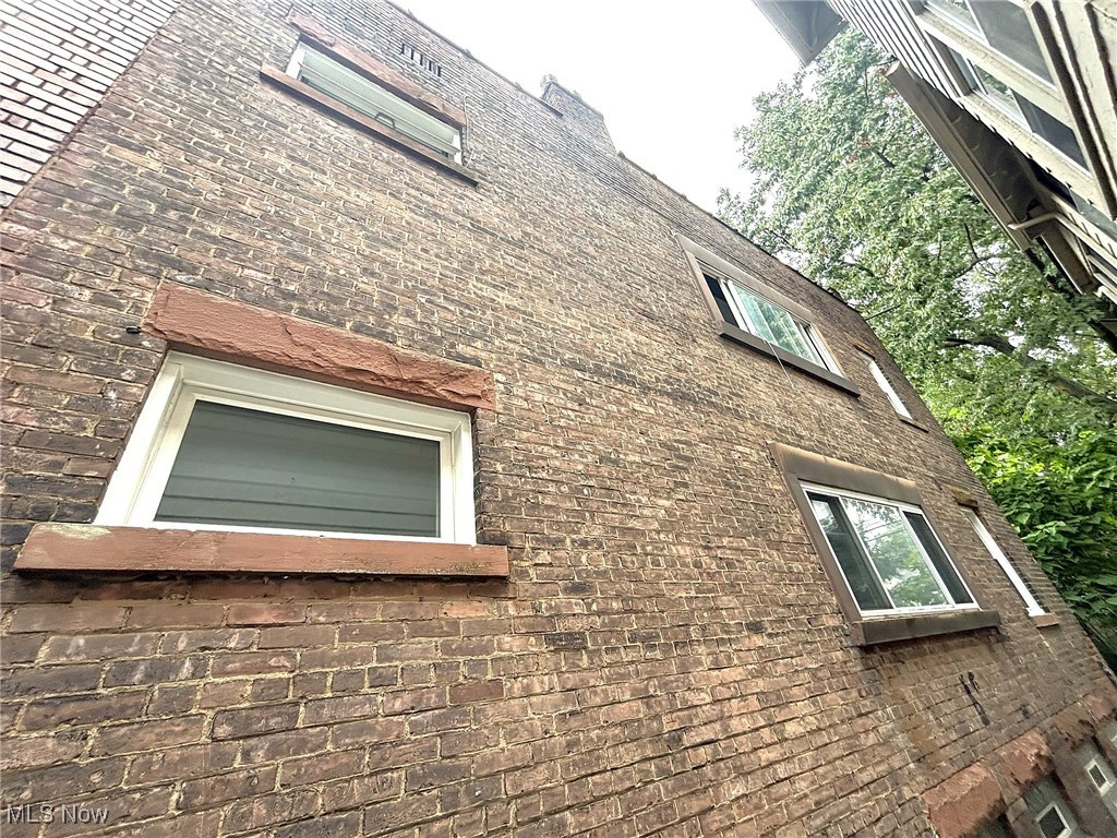 1675 Carlyon Road East Cleveland OH 44112